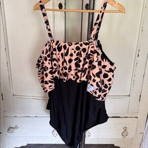 SHEIN White and Black Ruffle Swimsuit